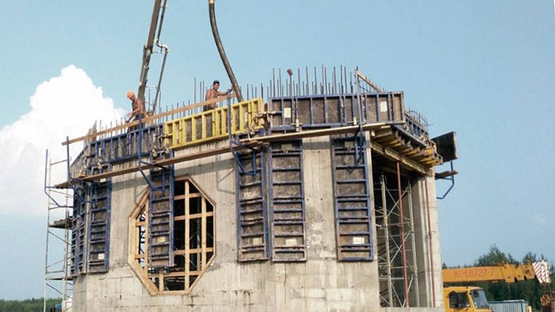 Hírek az EkoTechnoPark-ból: Már a második feszítő állomás legfelső szintjének betonozása zajlik!